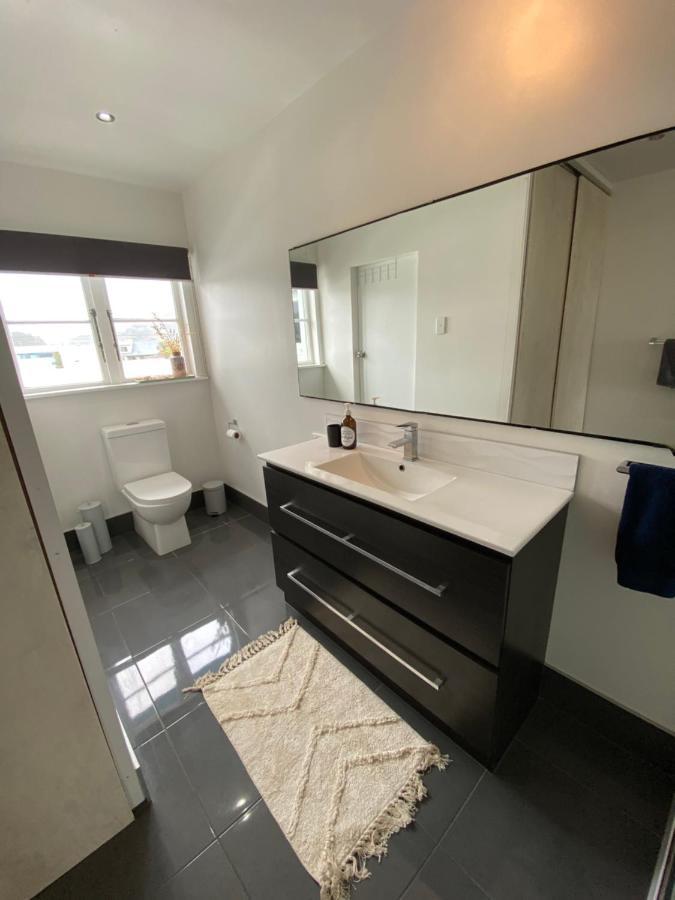Surf N Stay Whangamata Exterior foto