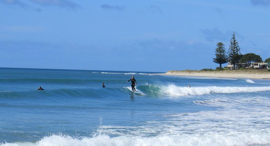 Surf N Stay Whangamata Exterior foto